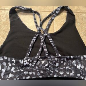 Large Old Navy Activewear Sports Bra Navy Blue with light blue cheetah print